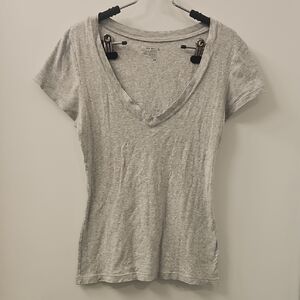 Old Navy Light Gray V-Neck Short Sleeve Tee